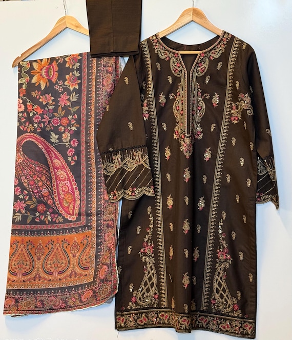 winter khaddar dress design Dark Brown Embroidered Suit With Printed Dupatta | Pakistani Ready to Wear | 3 Piece Khaddar Outfit style-number:Y98028 Versace Black & Gold Size:S (UK10)