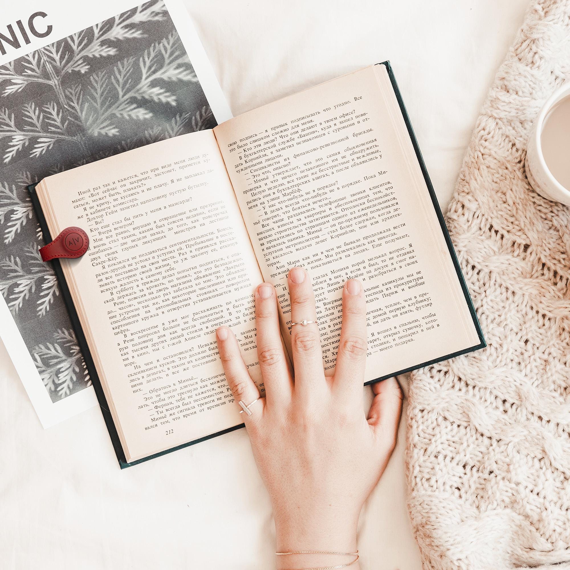 Custom Leather Magnetic Bookmark with Initial - Personalised Magnetic Bookmarks with Engraved Text - Book Accessories Gifts for Readers