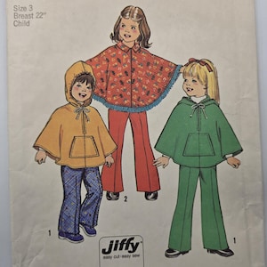Mönster för barns Jiffy Poncho och byxor från 1975, storlek 3.