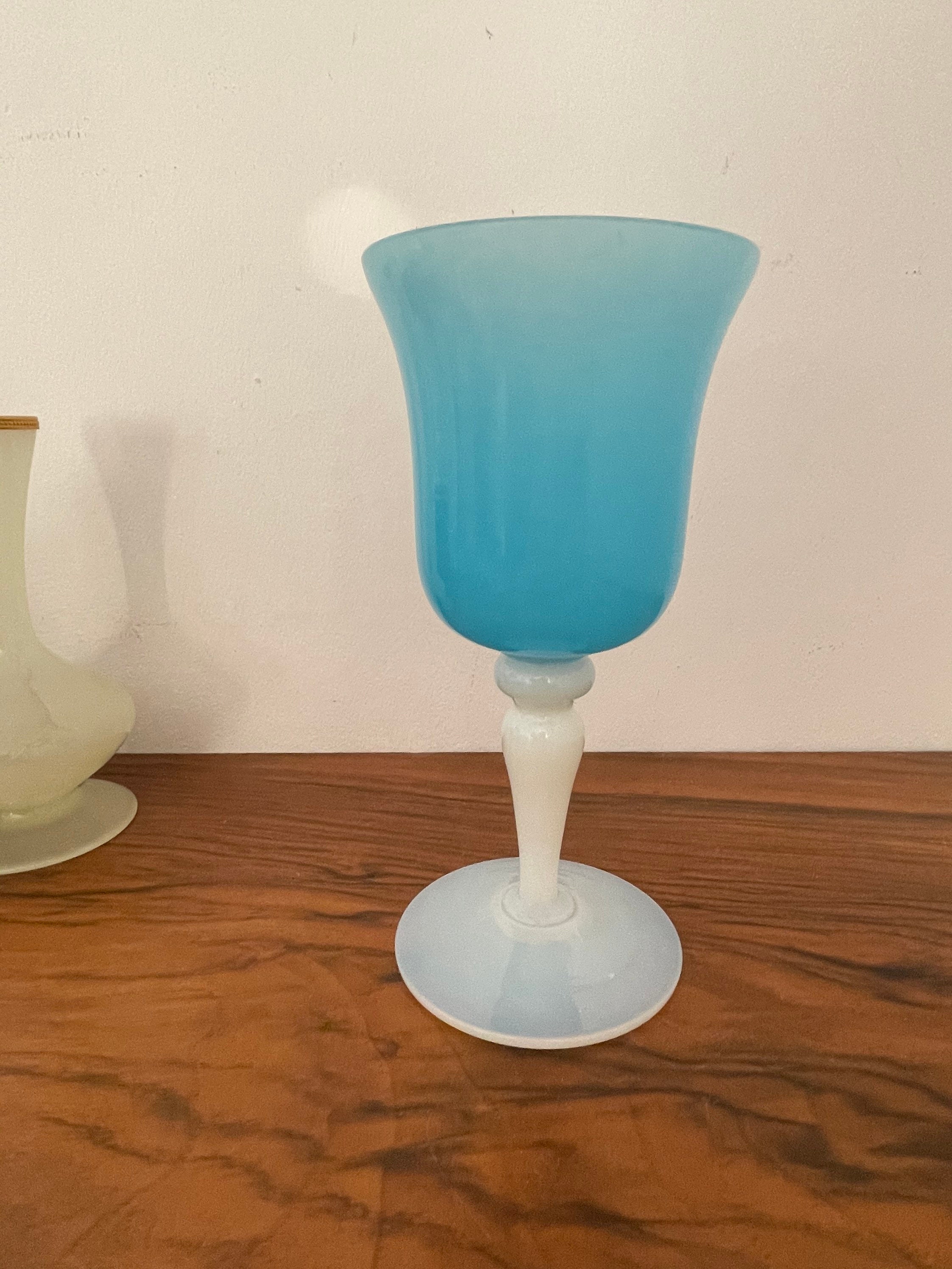 Vase Opaline Bleu Pastel Pied Blanc Laiteux Verre Florentin Italien Antique Vintage Médicis | Glass 