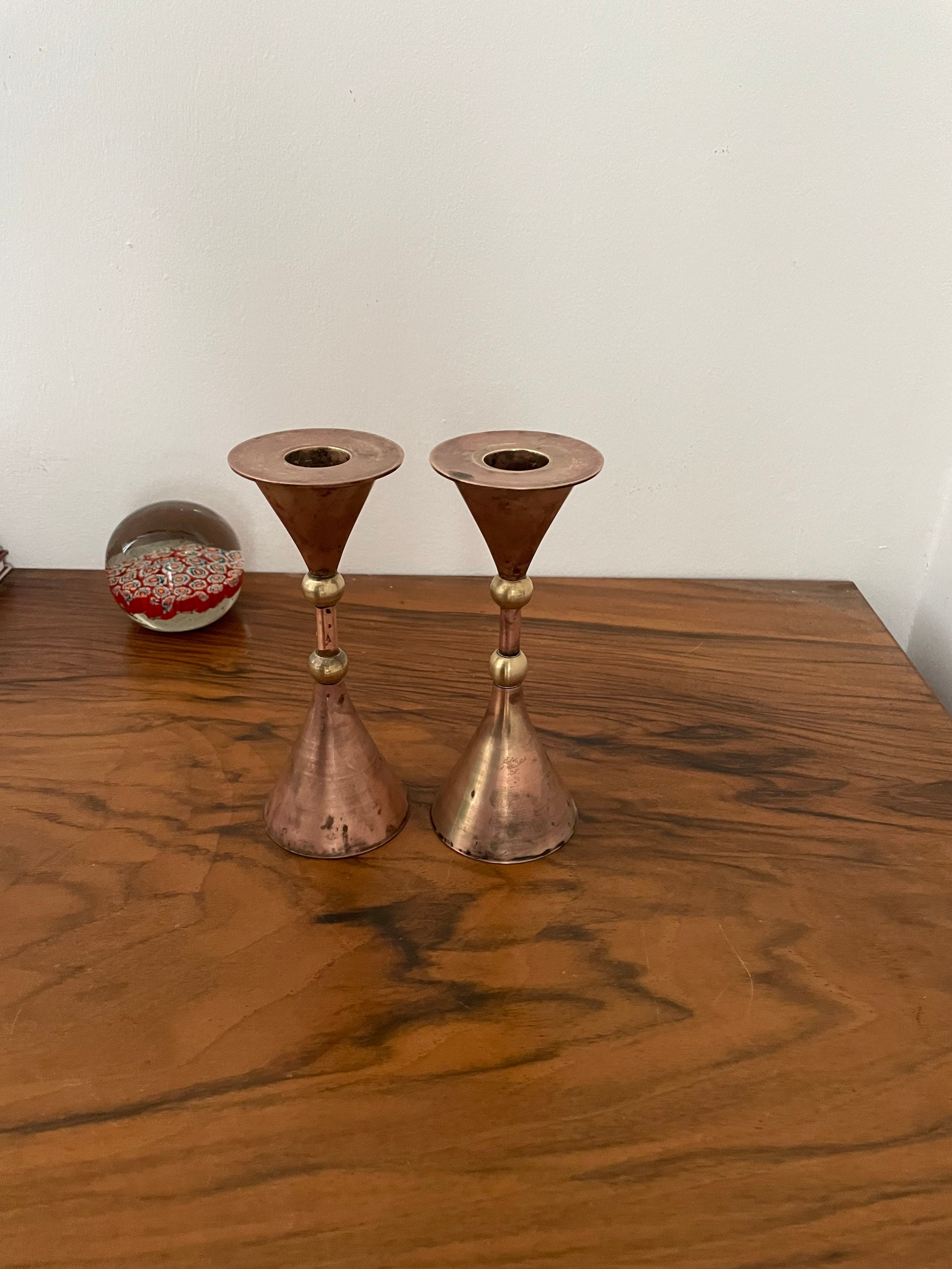 Paire de Bougeoirs Postmodernist 80 Memphis Cuivre et Laiton Oxydation Conique Géométrique