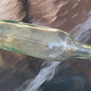 1800&#39;s Green Round Bottom Soda Bottle