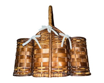 Vintage Wicker Wine & Bottle Caddy Basket Quilted Fabric Liner Handle Picnic