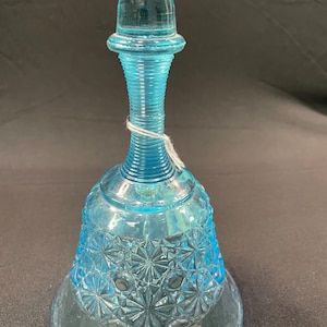 Vintage L.E. Smith Blue Daisy and Button Glass Bell