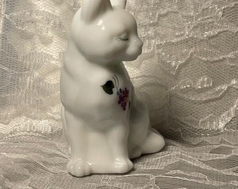 Fenton Art Glass Cat/white/hand-painted & Signed Figurine
