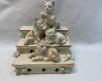 Lenox Birthstone Kitty With Red Stone on Collar Yarn Ball Cat