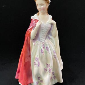Vintage Royal Doulton &quot;Bess&quot; Retired Figurine HN 2002