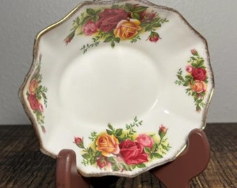 Royal Albert Nut Dish, Old Country Roses Pattern, Gold Rims, Bone English China