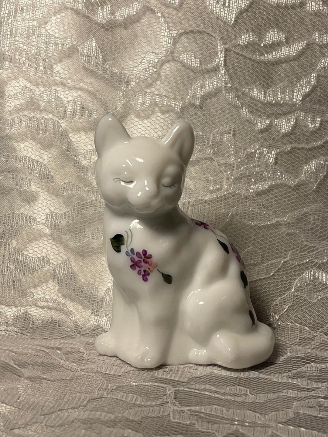 Fenton Art Glass Cat/white/hand-painted & Signed Figurine