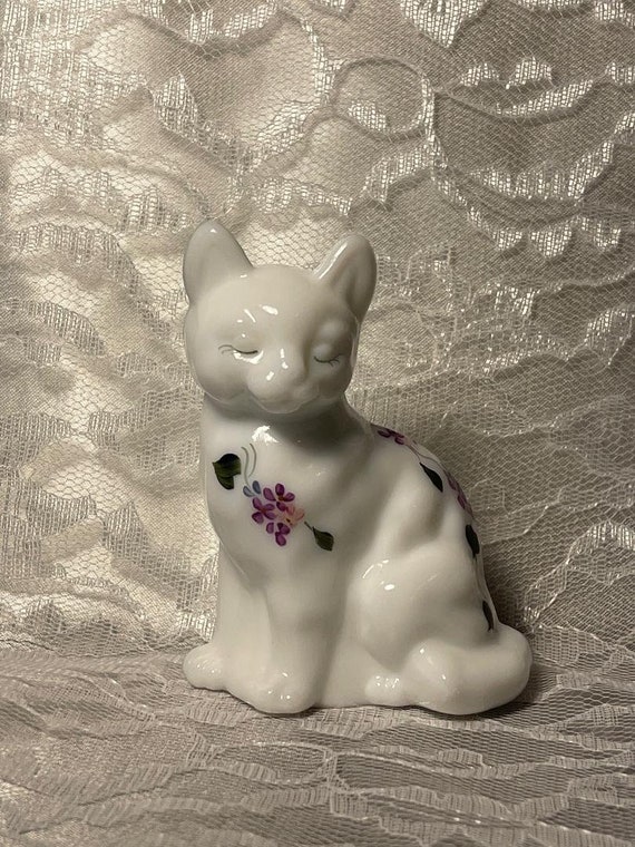 1970年代製 FENTON 花柄 猫 フェントン 白 ホワイト 置物 Fenton Art Glass Cat/white/hand-painted & Signed Figurine
