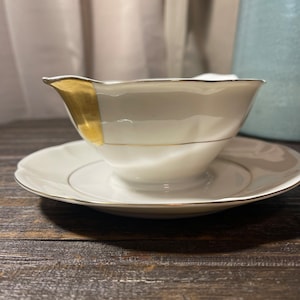 Haviland Limoges Gravy Boat with Attached Underplate, Antique White Limoges Gravy Boat with Gold Trim, French Porcelain, Collectible China
