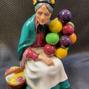 Royal Doulton Bone China Figurine HN 1315 &quot;Old Balloon Seller&quot; Signed by the Artist