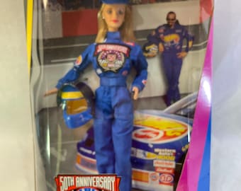 Barbie de NASCAR del 50.º aniversario de 1998, aún en su caja original