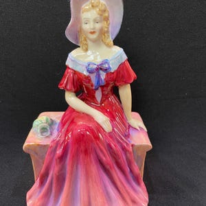 Paragon Fine Bone China Figurine &quot;Lady Ursula&quot;