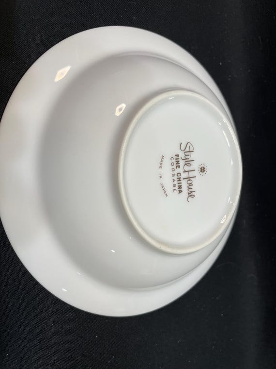 Style House Corsage Pattern Vegetable Bowl 10 1/8