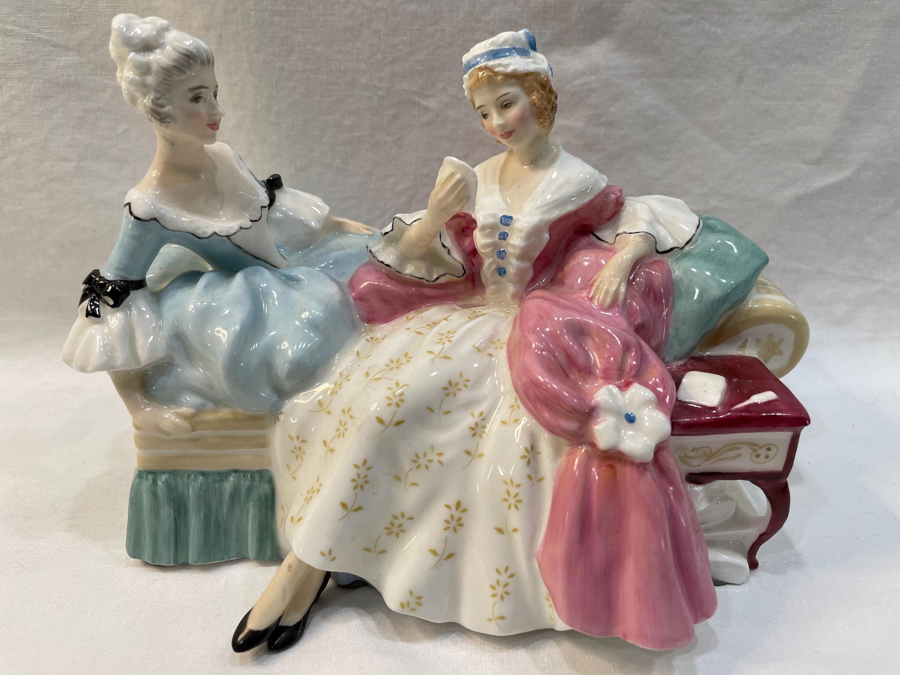 ロイヤルドルトン　置物 フィギュリン THE LOVE LETTER Royal Doulton Love Letter - Etsy
