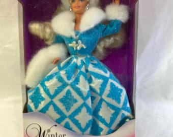 Barbie Renacimiento de Invierno de 1996 todavía en la caja original