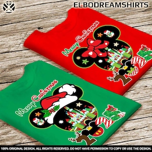 2025 Fête très joyeux Noël de Mickey Chemises de famille Magic Kingdom Chemises de groupe de Noël assorties Disney World ou Disneyland Noël