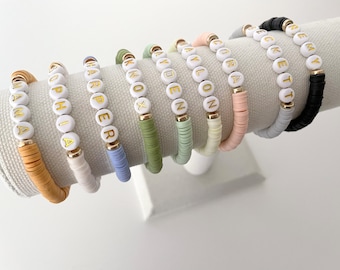 Pulseira com nome Heishi em disco dourado | pulseira de miçangas heishi | pulseira com nome personalizado | pulseira de contas com nome