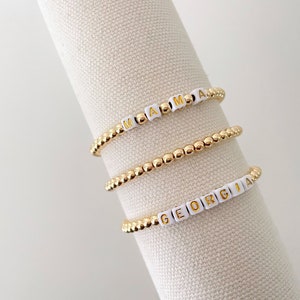 Pulsera con nombre y letras cuadradas doradas / pulsera con palabras / pulsera con nombre / pulsera con nombre cuadrado / pulsera con cuentas doradas / pulsera con nombre personalizado