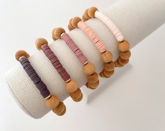 Pulsera de cuentas de sándalo / Pulsera de cuentas Heishi / Pulsera personalizada / Pulsera apilable / Pulsera de cuentas de madera / Regalo para ella