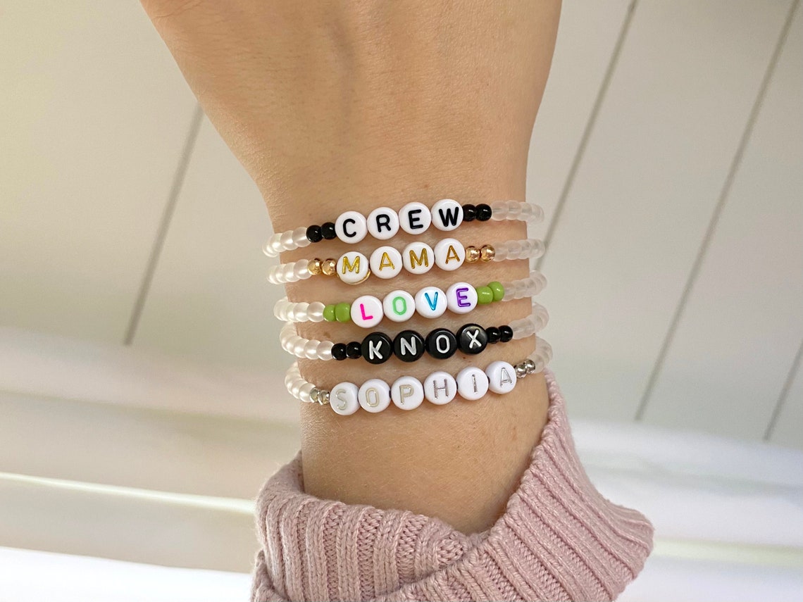 Bracelets de nom perlé clair bracelets mot bracelets Etsy