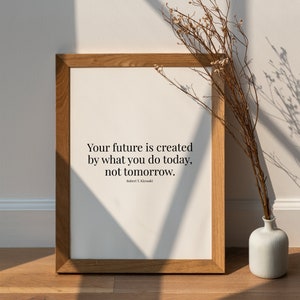 Robert T. Kiyosaki cita poster o cartolina sulla motivazione futura