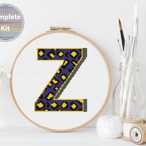Letter Z leopard print cross stitch kit, patrón para principiantes, impresión animal, moderno, vivero de niños, vida silvestre, arte del alfabeto, artesanías personalizadas