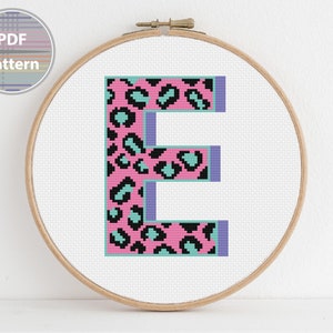 Patrón de punto de cruz con estampado de leopardo de letra E, Descargar PDF, Patrón para principiantes, Estampado animal moderno, Guardería para niños, Vida silvestre, Regalo de baby shower