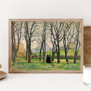 Peut inclure: Une impression d'art encadrée représentant un chat noir dans un parc. L'œuvre présente un paysage avec des arbres dénudés, de l'herbe verte et des bâtiments en arrière-plan. L'impression est dans un cadre en bois.