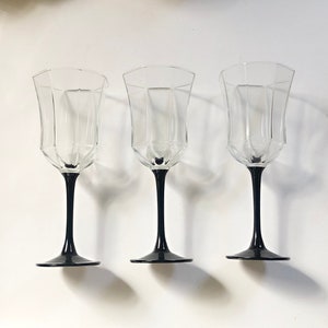 Luminarc Clear Glass Wine Goblets w/ Black Stem Set of 2 || Made in France || Vintage Barware