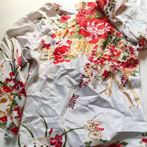 Vintage Red & Yellow Floral on White Silk Asian K… - image 2