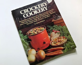 1975 Soft Cover Edition of "Crockpot Cookery" by Mable Hoffman || Holiday Cooking || Thanksgiving