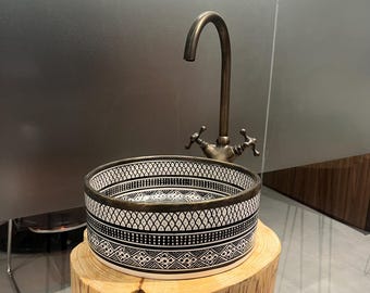 Pia de cerâmica marroquina pintada à mão: decoração ornamentada para banheiro
