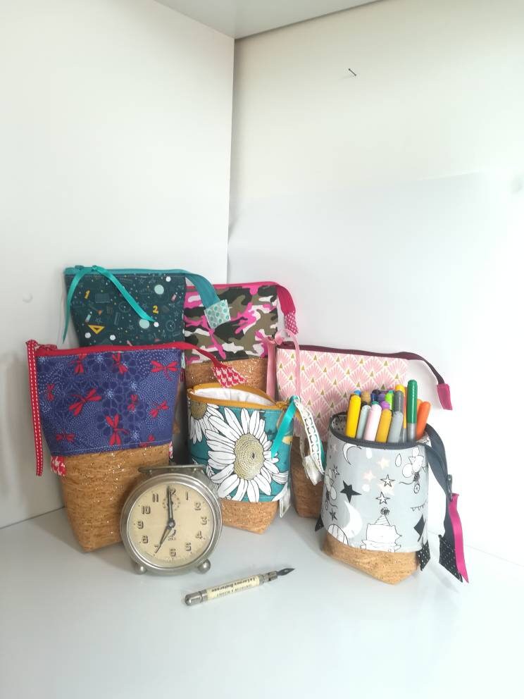 Trousse Verticale - Pot à Crayons en L'air