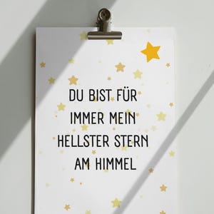 Pode incluir: Um cartaz branco imprimível com uma estrela amarela e o texto "Du bist für immer mein hellster Stern am Himmel" em preto.