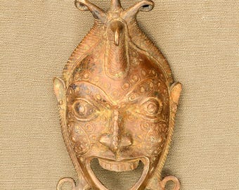 Afrykańska maska z brązu z Beninu 17