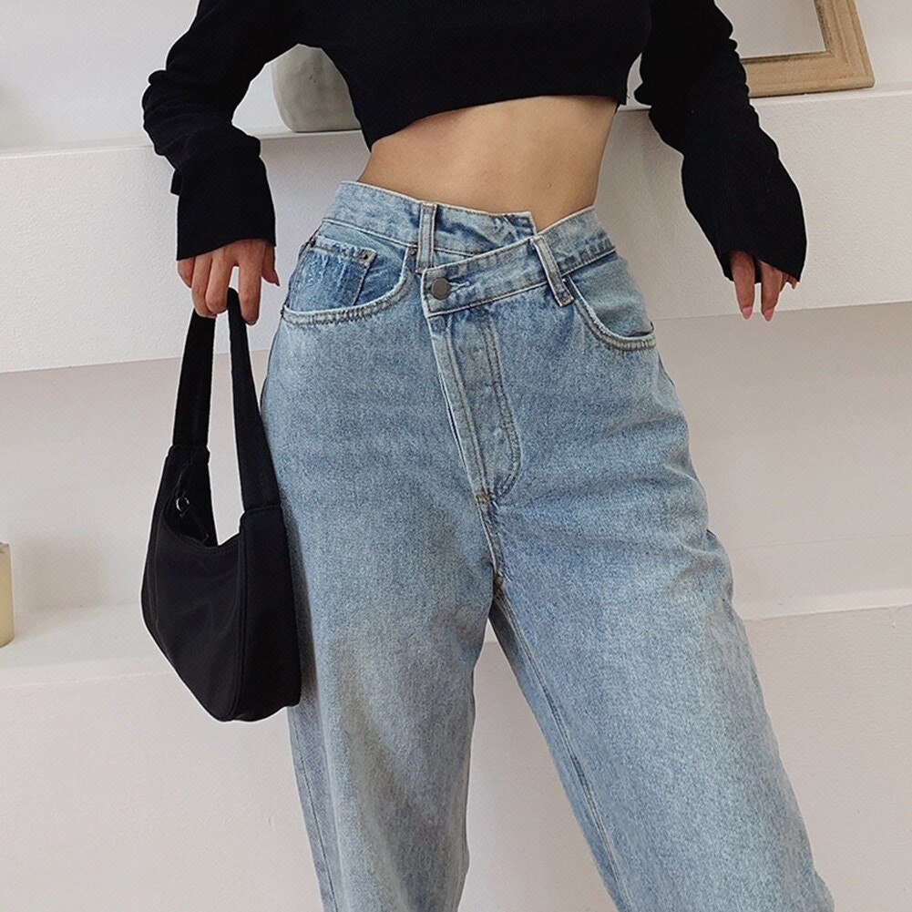 Asymmetrical Straight Leg Jeans Light 