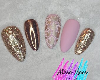 Gold Valentines Press on Nails, Heart Press On Nails, Fake Valentines Nails