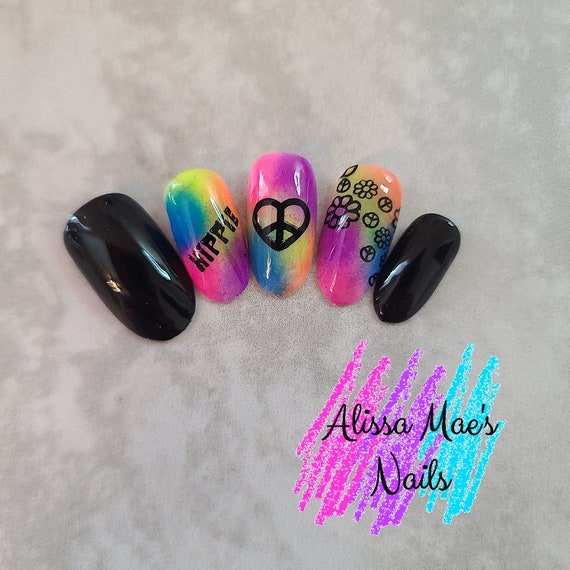 summer nail hippie