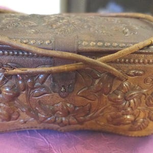 rare boite a couture Napoleon III cuir et carton bouilli antic sewing box