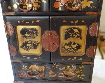 Cabinet petite armoire asiatique laque