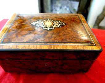 large and beautiful Napoleon III jewelry box with Boulle marquetry