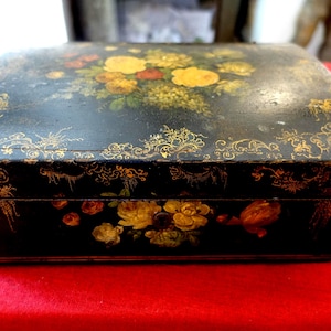 Napoleon 3 antique sewing box sewing box