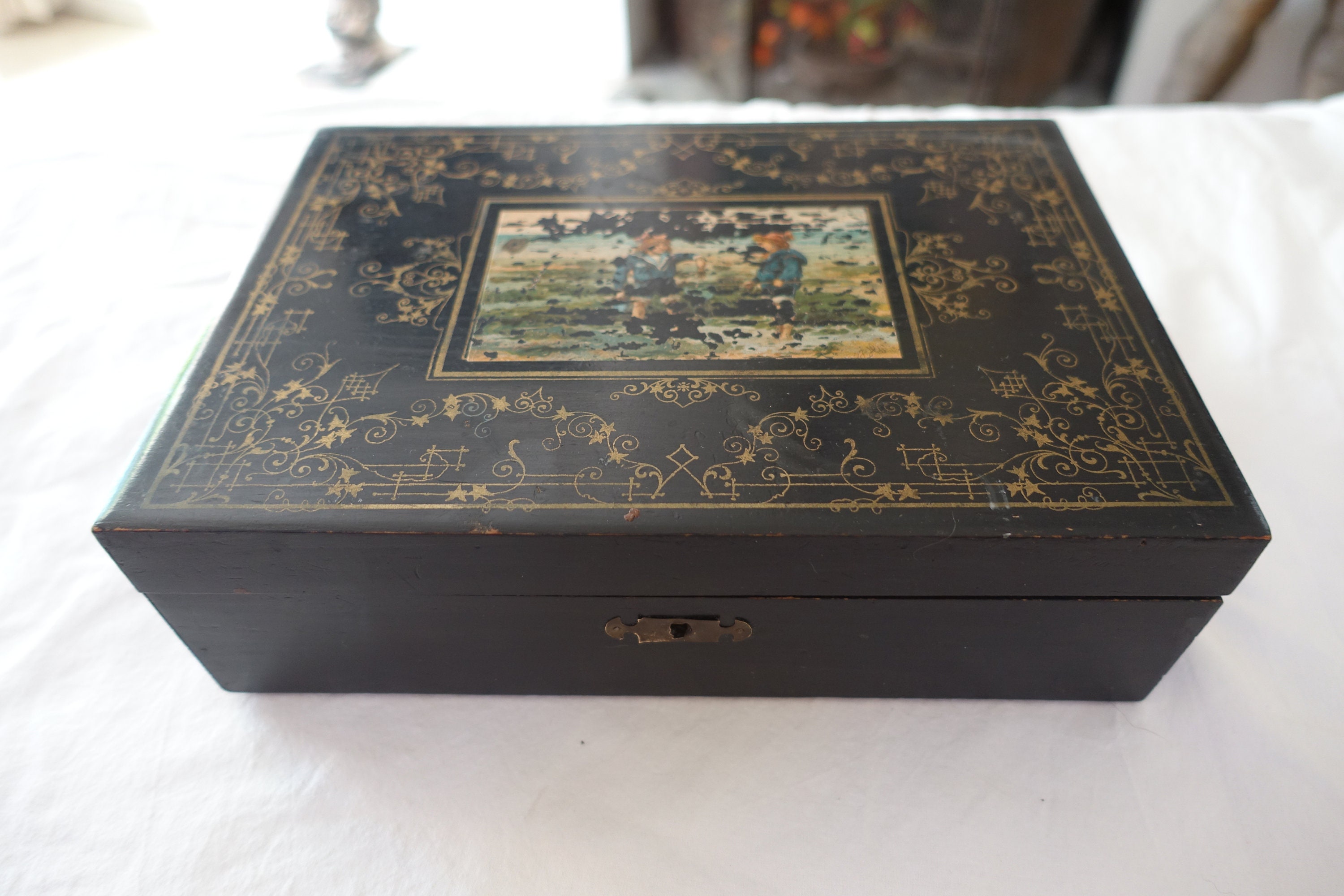 Ancienne Boîte à Couture Napoléon III En Bois Précieux – Occasion – Fabrication Française