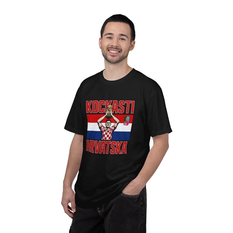 Kockasti Hrvatska Fußballspieler Trophäe T-Shirt | Kroatien WM 26 Flagge Fußball Tee Bild 8