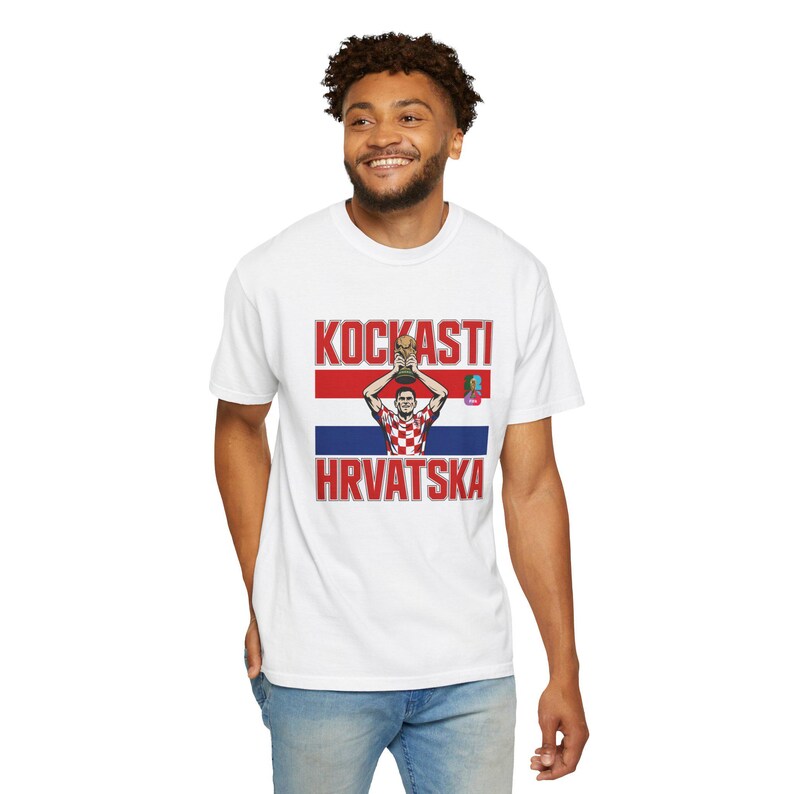 Kockasti Hrvatska Fußballspieler Trophäe T-Shirt | Kroatien WM 26 Flagge Fußball Tee Bild 13