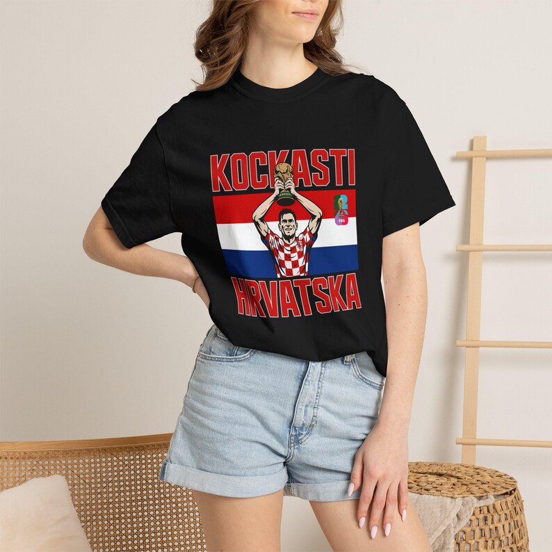 Kockasti Hrvatska Fußballspieler Trophäe T-Shirt | Kroatien WM 26 Flagge Fußball Tee Bild 5