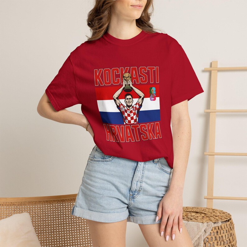 Kockasti Hrvatska Fußballspieler Trophäe T-Shirt | Kroatien WM 26 Flagge Fußball Tee Bild 6