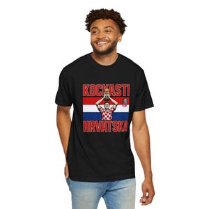 Kockasti Hrvatska Fußballspieler Trophäe T-Shirt | Kroatien WM 26 Flagge Fußball Tee Bild 14